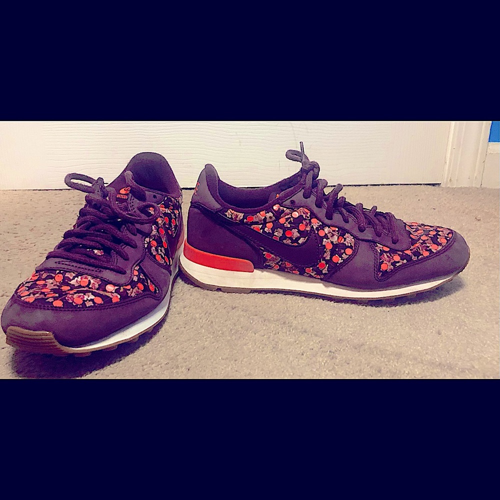 Vintage Nike Sneakers